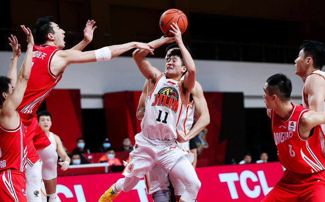 mk体育-吉林队出战劲敌，争夺晋级优势激烈(吉林队全名)