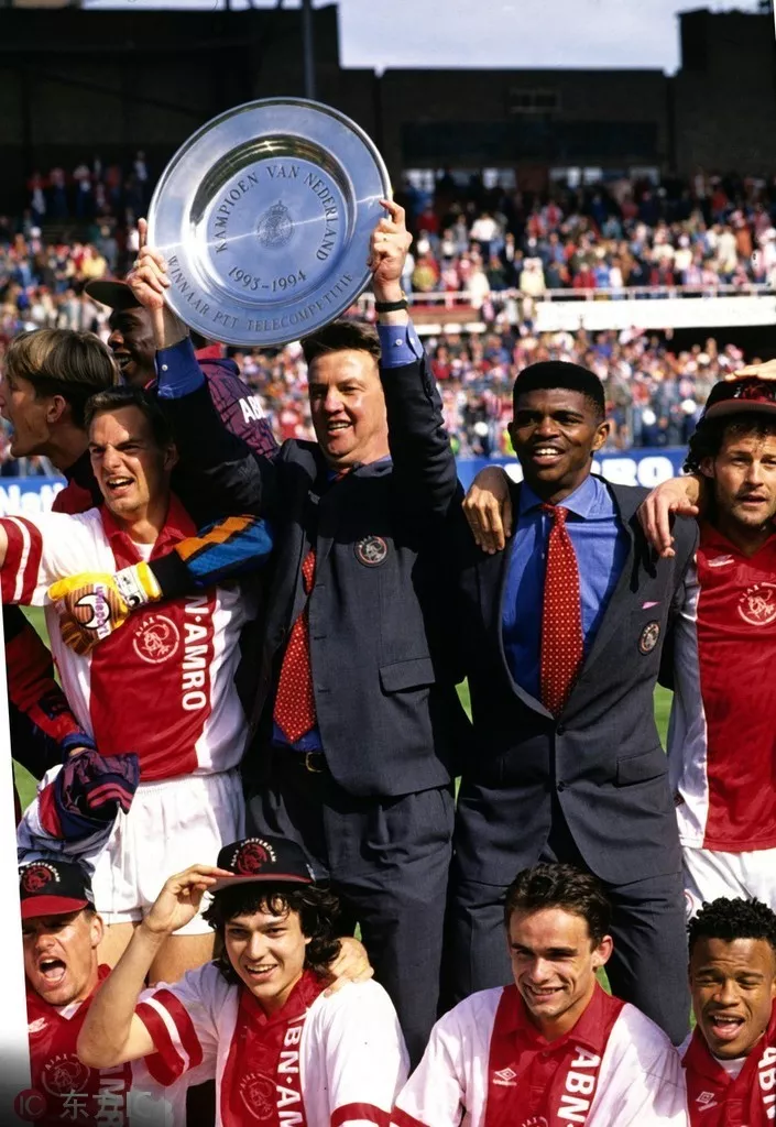 mk体育-包含阿贾克斯青年军勇敢奋战，晋级下一轮的词条